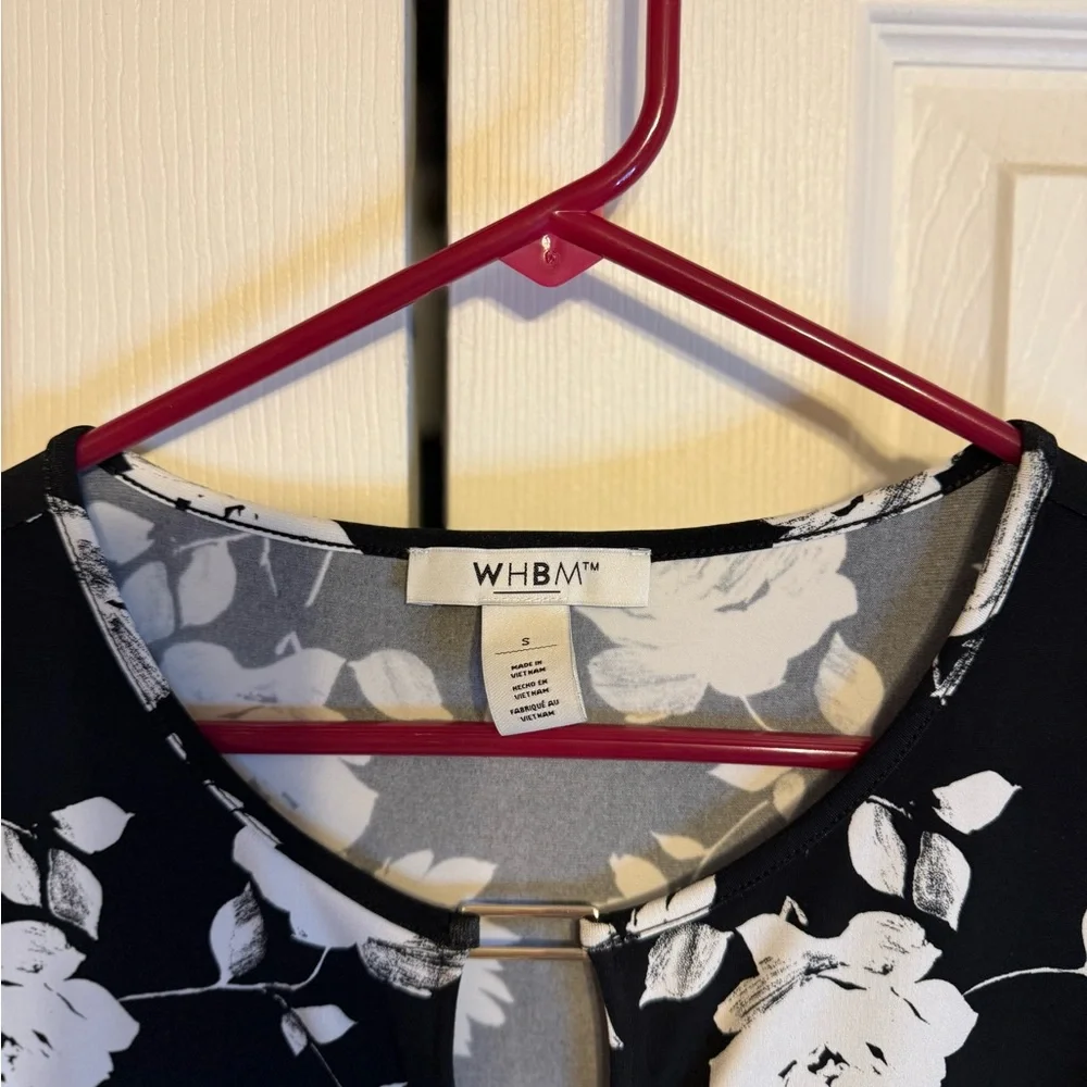 White House Black Market Black and‎ White Floral Tank Top - Picture 2 of 3